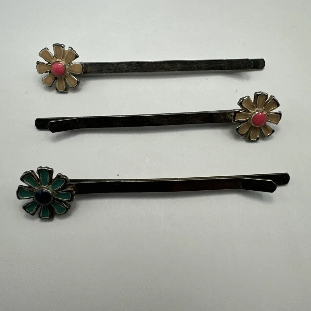 Vintage Enamel daisy flower bobby pins Hair Up Do